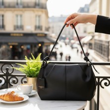 Furmelia Paris Kadın Siyah Düğüm Askılı Omuz Çantası - Yumuşak Dokulu Modern Baget Çanta: Gardırobunuzun Zamansız ve En Havalı Parçası