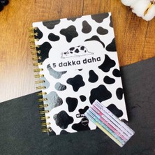Hediye Vakti 5 Dakka Daha Inek Tasarımlı Konuşan Ajanda ve Puantiyeli Kalem Seti - Tarihsiz Planlayıcı