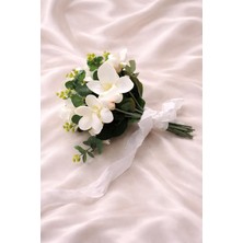 Meri Flower Manolya & Okaliptus Gelin Buketi – Doğal ve Zamansız Şıklık