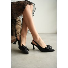 Alfaze Siyah Saten Lastikli Fiyonklu Arkası Açık Kitten Topuklu Ayakkabı