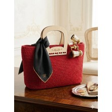 JKmons Kırmızı Örgü El Çantası - Ahşap Saplı ve Siyah Eşarp Detaylı El Yapımı Şık Kadın Çantası