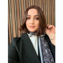 Aura Peruk Açık  Kahve  Renge  Sahip  Perçemsiz  Mia Modelimiz