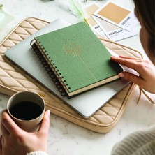 Paperora A5 Spiralli Keten Sert Kapak Süresiz Planlayıcı Ajanda | Haftalık ve Aylık Planlama – Yeşil