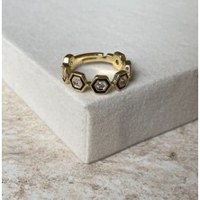 Siyah Çerçeve Taşlı Yüzük