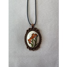 Hediyem Evime Çiçek Figürlü Çini Kolye El Boyaması Deri Ipli