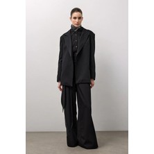 Molene Siyah Punto Dikiş Detaylı Ceket