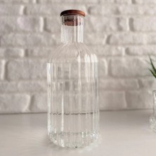 Akasya Kapaklı Cam Su ve Meşrubat Şişesi Başucu Sürahisi 1400 ml ( Bardaksız)