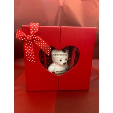 No Name Kalp Pencereli Kırmızı Hediye Kutusunda mini Ayıcık – Romantik Sevgili Hediyesi, Sevgililer Günü Özel