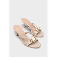 LOJO Kadın Altın Tokalı Günlük Topuklu Terlik Dorsley Bej
