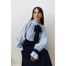 BRTC Design Kadın Mavi Saten Fiyonk Detaylı Dik Yaka Çizgili Gömlek