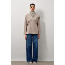 Molene Bej V Yaka Uzun Kollu Basic T-Shirt