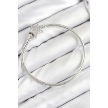 Bazarhane Pirinç Charm Zirkon Taşlı Yıldız Model Gümüş Renk Kadın Bileklik