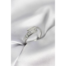 Tiklad Baget Zirkon Taşlı Gümüş Renk Kadın Yüzük