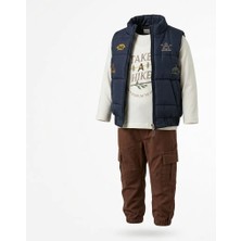 Bebüş Bayramlık Erkek Çocuk 3’lü Takım – Şişme Yelek, Baskılı Uzun Kollu Tişört ve Kargo Pantolon