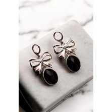 Euromoda Fiyonk Tasarımlı Siyah ve Beyaz Taşlı Sallantılı Küpe