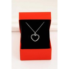 Euromoda Kutulu Kalp Tasarımlı Gümüş Renkli Zincrili Kolye