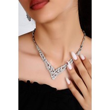 Euromoda Özel Zirkonium Taşlı Gümüş Kaplamalı Kolye Küpe Abiye Takım Seti