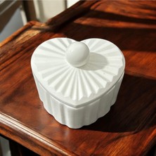 Genel Kalp Şeklinde Dekoratif Masaüstü Organizer – (8X7X4 Cm) Şık Saklama Kutusu