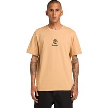 TB0A6WWTEH31 Timberland Print Stack Logo Short Sleeve Tee Erkek T-Shirt Krem