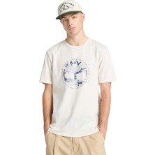 TB0A5MVRCM91 Timberland Tree Logo Lake House Graphic Tee Erkek T-Shirt Beyaz