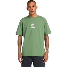 TB0A6WWTA6Z1 Timberland Print Stack Logo Short Sleeve Tee Erkek T-Shirt Yeşil