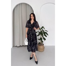 Neşeli Butik Kadın Siyah Kruvaze Yaka Desenli Midi Boy Şifon Elbise NBK4587