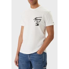 Tommy Jeans Sırt Baskılı Pamuklu Regular Fit Bisiklet Yaka T Shirt Erkek T Shirt DM0DM22553 Ybl