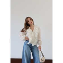Volan Detaylı Bluz Ekru