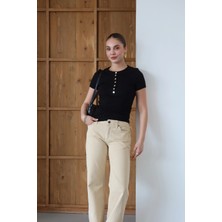 Önü Çıtçıtlı T-Shirt Siyah