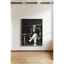 Kanvaspera Mustafa Kemal Atatürk Etkileyici Oturuş - Kanvas Tablo - Siyah Beyaz, Tarihsel, Lider Duvar Dekorasyonu