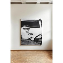 Kanvaspera Araç Kullanırken Atatürk - Kanvas Tablo - Siyah Beyaz, Modernlik ve Özgüven Temalı Duvar Dekorasyonu