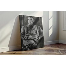 Kanvaspera Derin Düşünceli Atatürk Portesi - Kanvas Tablo - Siyah Beyaz, Çekicilik ve Derinlik Temalı Duvar Dekorasyonu