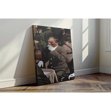 Kanvaspera Sigara Içen Atatürk Portesi - Kanvas Tablo - Karizmatik ve Nostaljik Önder Temalı Duvar Dekorasyonu