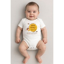 Sedirli Beyaz Kısa Kol Beni Öpme Temalı Baskılı Bebek Zıbın Bisiklet Yaka Unisex Body %100 Pamuk