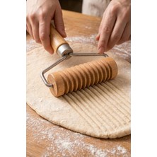 Abnturk Tırtıklı Ahşap Rulo Hamur Şekillendirici . Pide ve Hamur Işleri Için Şekillendirme Aparatı (20 Cm)