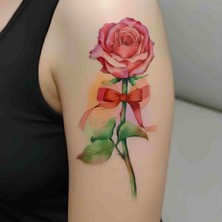 Bontexs Kurdele Detaylı Gerçekçi Kırmızı Gül Dövme Tasarımı"