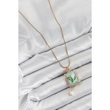 Moresun Buğz 316L Çelik Zincir Turkuaz Sanatsal Portre Sallantılı Inci Detaylı Lale Model Gold Renk Kadın Kolye - Buğz