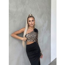 Aura Modist Leopar Desenli Tek Omuz Büstiyer ve Siyah Yırtmaçlı Büzgülü Etek Takımı L