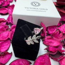 Victoria 925 Ayar Gümüş Pembe Taşlı Yaprak Tasarım Yüzük – Zirkon Detaylı Zarif Kadın Yüzük