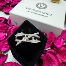 Victoria 925 Ayar Gümüş Çok Taşlı Modern Kadın Yüzük – Zirkon Taşlı Şık Tasarım