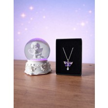 Rüya Kıyısı Orta Boy Işıklı Melek Kar Küresi & Pinterest Tasarım Mor Kelebek Detaylı Kolye – Vintage Hediye Seti