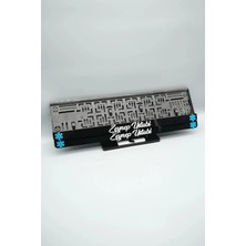 Pi Dekorasyon El Yazı Fontlu Kar Taneli Siyah Beyaz Kişiye Özel Isimli Pleksi Araba Plakalığı