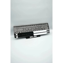 Pi Dekorasyon Siyah Beyaz Taraftar 3D Kabartmalı Pleksi Araba Plakalığı