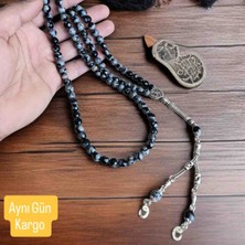 Mga Doğaltaş Karlı Obsidyen Taşı 99’luk Zikir Tesbihi 8 mm – 3 Taş Püsküllü Hakiki Doğal Taş Tesbih – Namaz Tesbihi