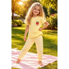 Almira Anne Bebek Rahat ve Şık Bebek Pijama Takımı Çilek Baskılı Sarı Renk Bebek Giyim