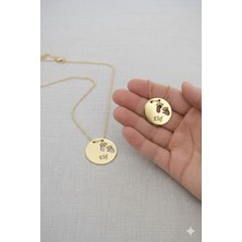 C&On Design Kişiye Özel Isim Yazılı Bebek El Ayak Izi Kolye - Gold Plaka Kolye