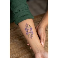 Minimalist Mor Çiçek Figürlü Geçici  Dövme