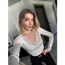 Sun&north Kadın Uzun Kollu V Yaka Dantel Güpür Detay Bluz
