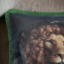 Aslan Desenli Lüks Dekoratif Hayvan Figürlü Yeşil Saçaklı Kadife Kırlent Kılıfı Sanatsal Tasarım