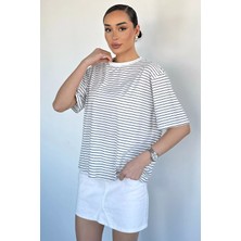 Gülseli Kadın Bisiklet Yaka Çizgi Desenli Tişört P-00020631